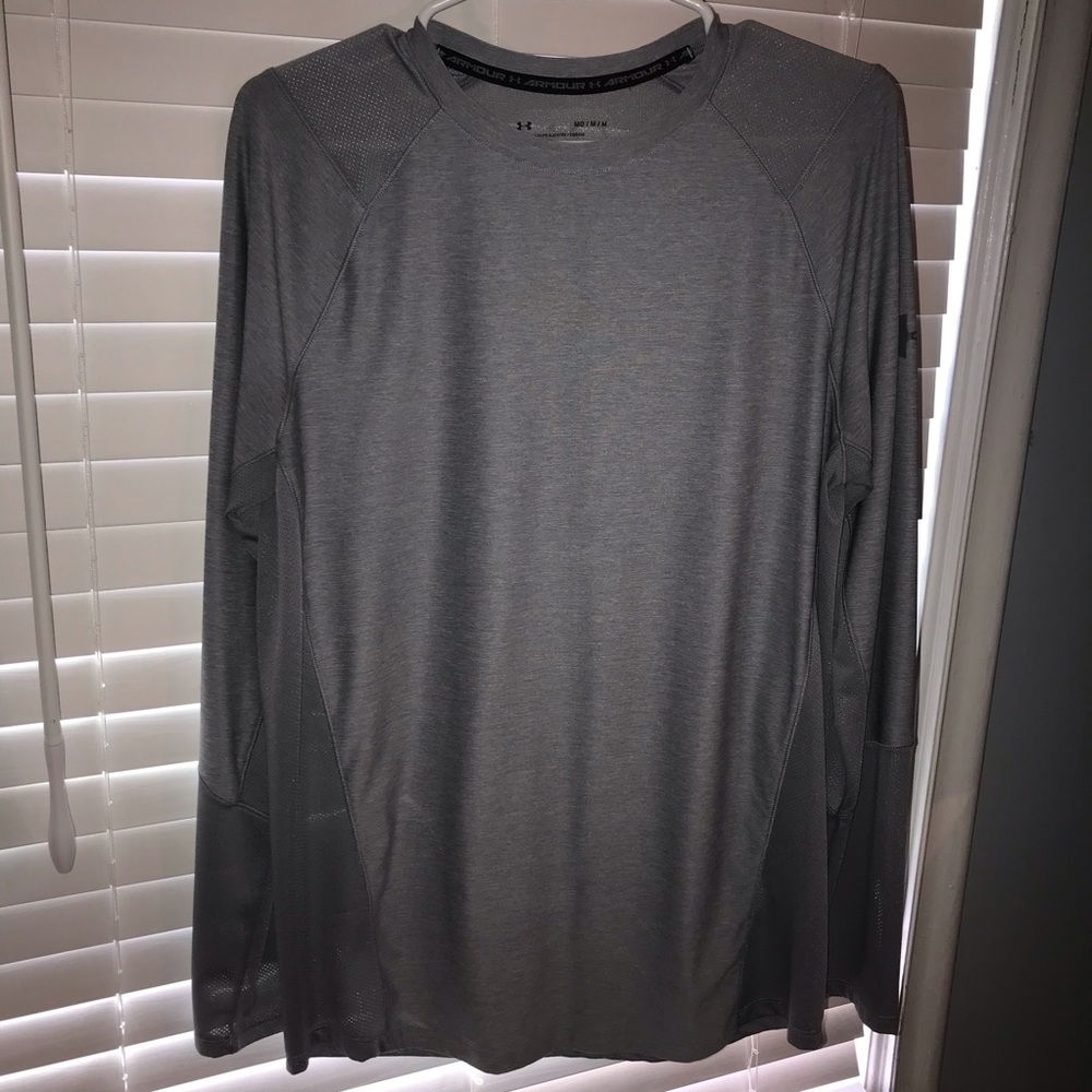 Gray Long Sleeve Under Armour T-Shirt Size Medium